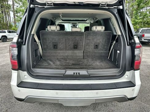 Used 2019 Ford Expedition Limited w/ Equipment Group 301A RWD image 26