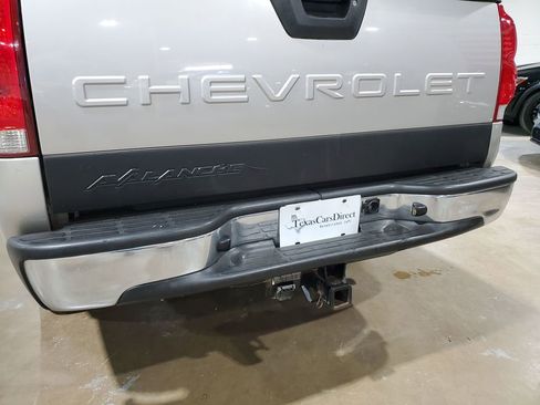 Used 2005 Chevrolet Avalanche LS w/ Onstar Plus Package image 41