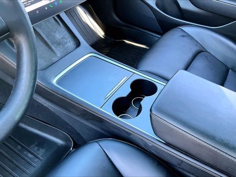 Used 2021 Tesla Model 3 Performance image 17