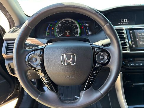 Used 2017 Honda Accord Touring image 18