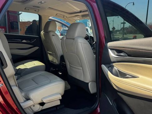 Used 2018 Buick Enclave Essence image 16