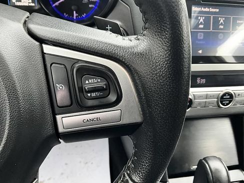 Used 2017 Subaru Outback 2.5i Limited AWD/4WD image 32