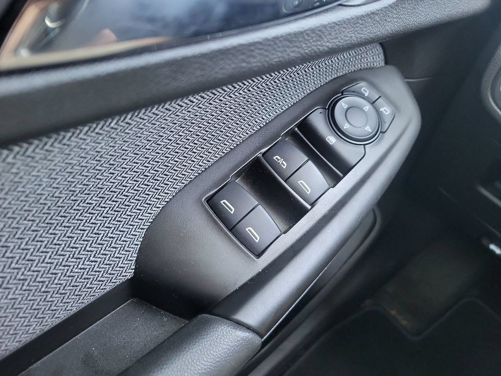 Used 2023 Chevrolet TrailBlazer LT w/ Convenience Package AWD/4WD image 28