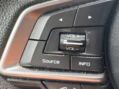 Used 2021 Subaru Crosstrek 2.0i AWD/4WD image 12