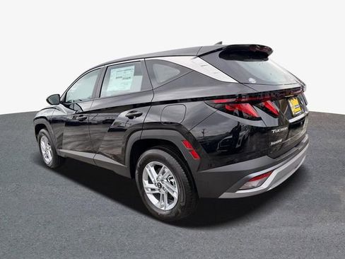 New 2026 Hyundai Tucson SE image 2