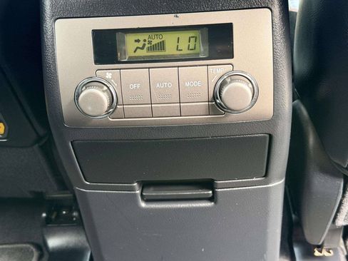Used 2010 Toyota Highlander SE AWD/4WD image 31