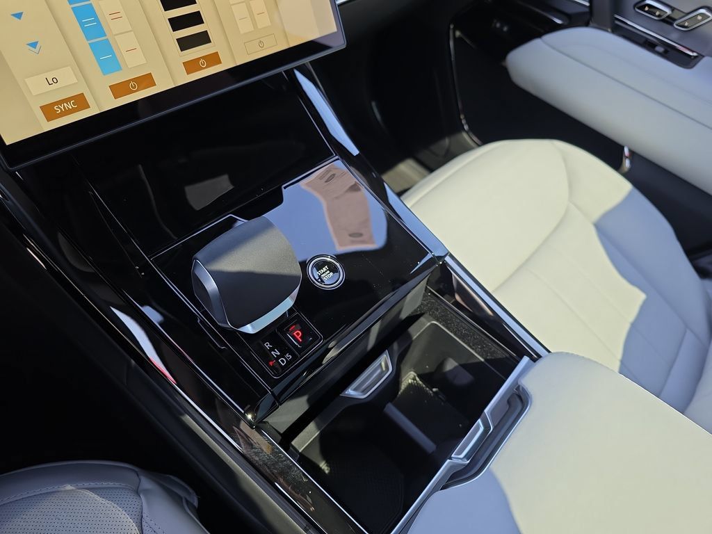 New 2026 Land Rover Range Rover Sport SE AWD/4WD image 18