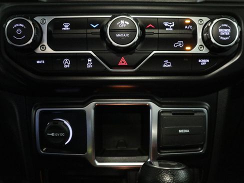 Used 2022 Jeep Wrangler Unlimited Sport image 26