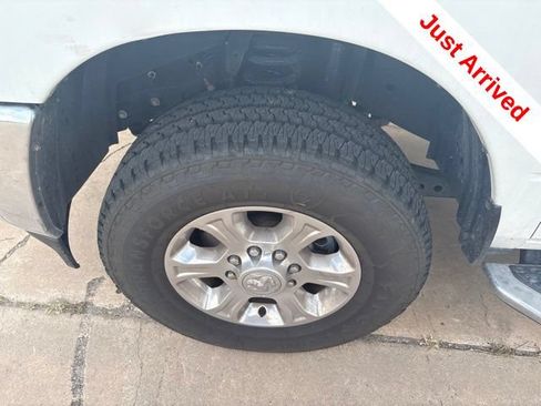 Used 2024 RAM 2500 Big Horn AWD/4WD image 18