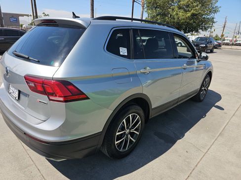 Used 2019 Volkswagen Tiguan SEL AWD/4WD image 2