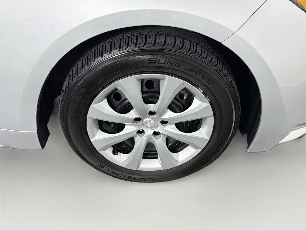 Used 2024 Toyota Corolla LE FWD image 32