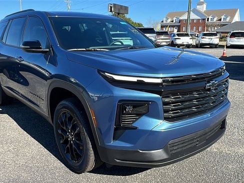 New 2026 Chevrolet Traverse LT w/ Midnight/Sport Edition image 3