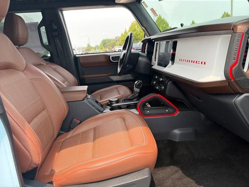Used 2023 Ford Bronco Heritage Edition AWD/4WD image 11