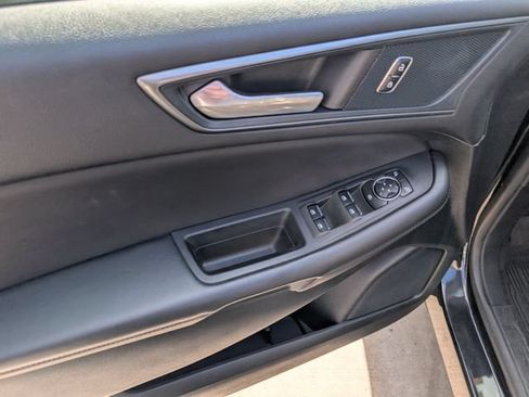 Used 2023 Ford Edge SE AWD/4WD image 7