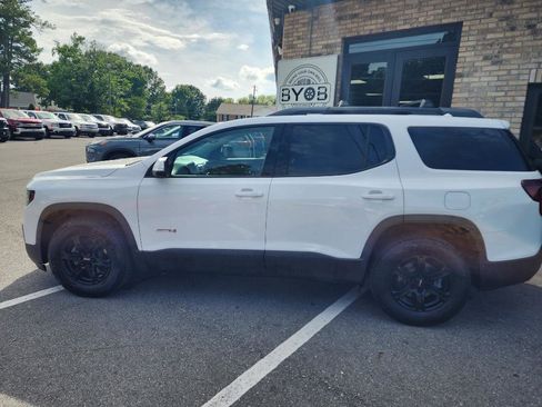 Used 2021 GMC Acadia AT4 w/ Technology Package AWD/4WD image 2