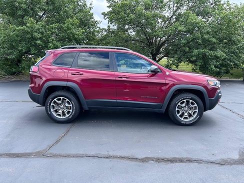 Used 2021 Jeep Cherokee Trailhawk image 2