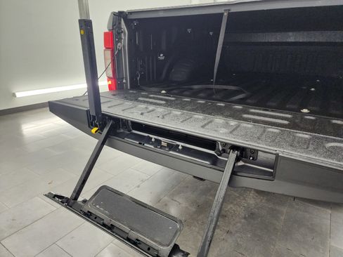 Used 2021 Ford F250 XLT w/ XLT Premium Package image 33