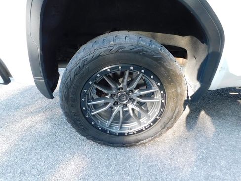 Used 2022 GMC Sierra 1500 AT4X AWD/4WD image 4