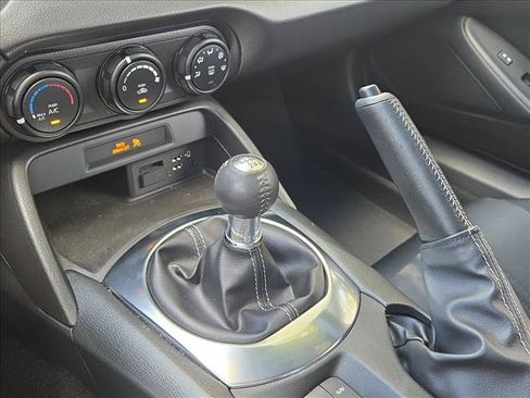 Used 2022 MAZDA MX-5 Miata Sport RWD image 10