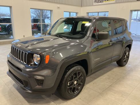 Used 2023 Jeep Renegade Latitude image 1