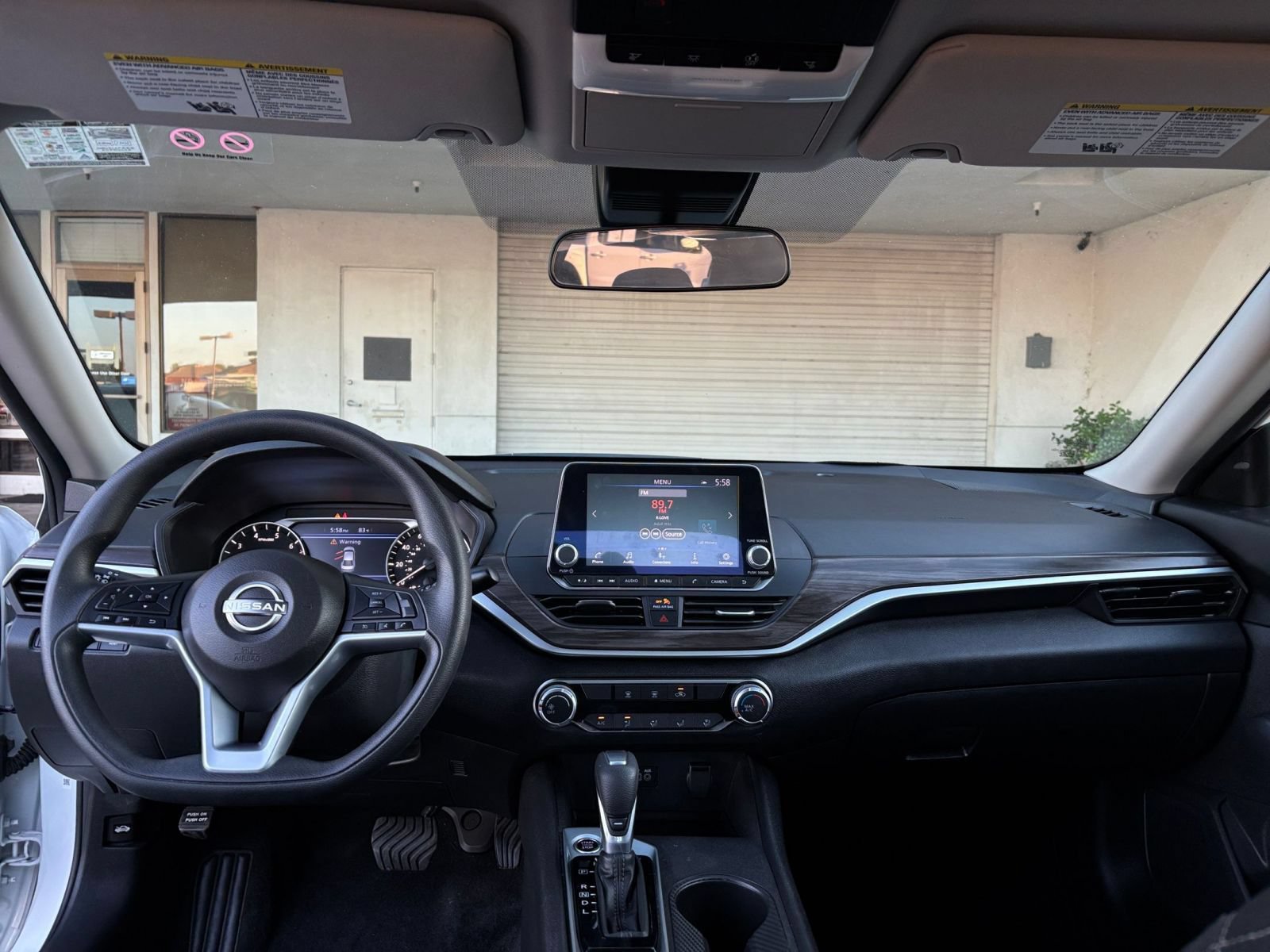 Used 2025 Nissan Altima 2.5 SV FWD image 33