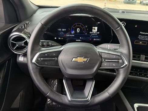 Used 2025 Chevrolet Equinox LT FWD image 14