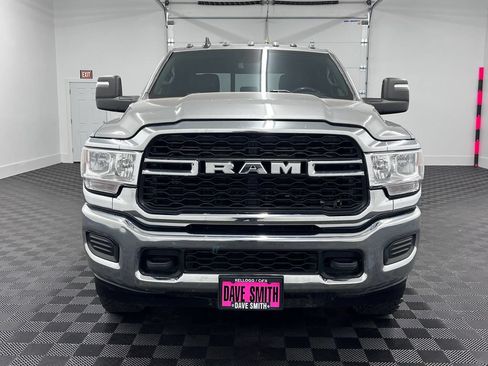 Used 2024 RAM 3500 Tradesman w/ Chrome Appearance Group AWD/4WD image 6
