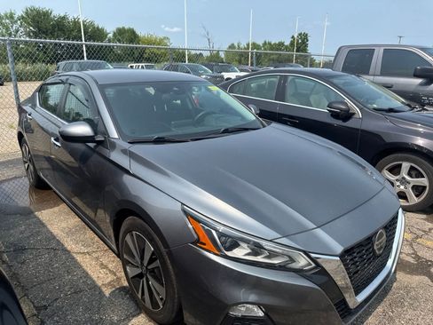 Used 2022 Nissan Altima 2.5 SV FWD image 25