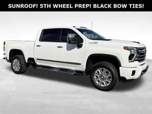 Used 2024 Chevrolet Silverado 2500 High Country image 1