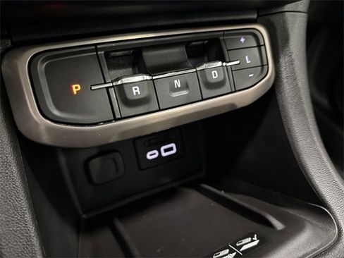 Used 2021 GMC Acadia Denali w/ Denali Technology Package image 32