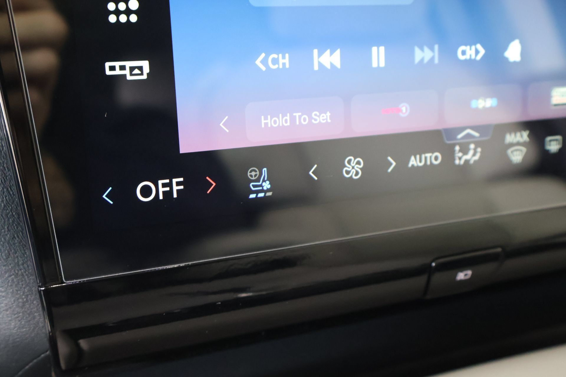 New 2025 Lincoln Navigator Reserve AWD/4WD image 8