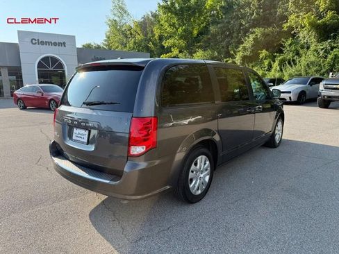 Used 2018 Dodge Grand Caravan SE w/ UConnect Hands-Free Group FWD image 7