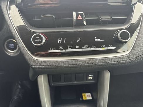 Used 2022 Toyota Corolla Cross LE FWD image 18