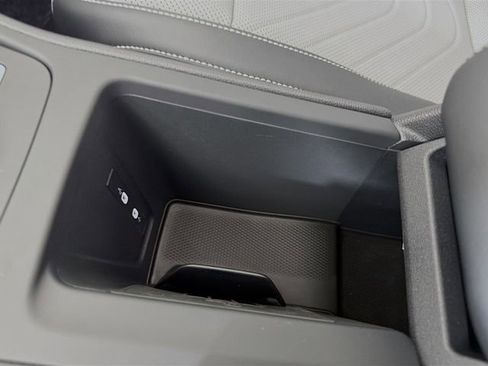 New 2026 Volkswagen Tiguan SE R-Line FWD image 43