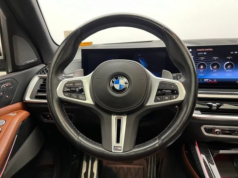 Used 2023 BMW X7 M60i image 18