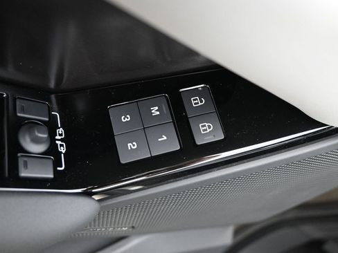 New 2026 Land Rover Range Rover Velar Dynamic SE image 20