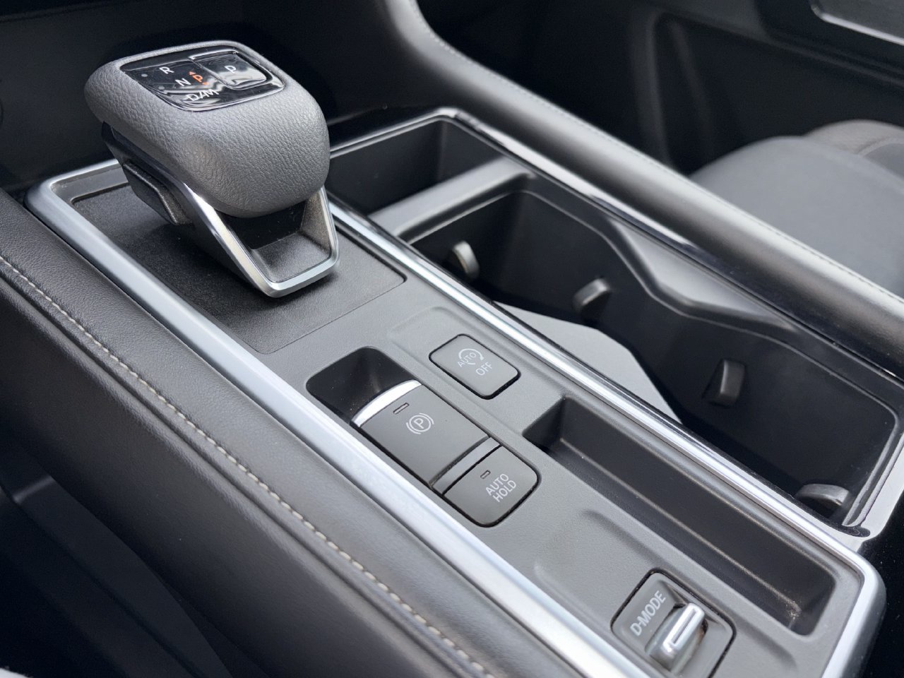 Certified 2025 Nissan Pathfinder SV FWD image 23