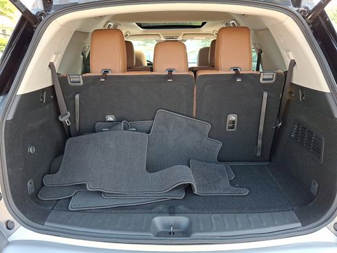 Certified 2025 Nissan Pathfinder Platinum w/ Cargo Package AWD/4WD image 30