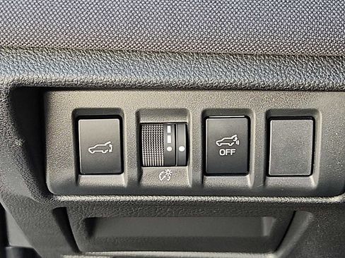 Used 2025 Subaru Outback Premium AWD/4WD image 24
