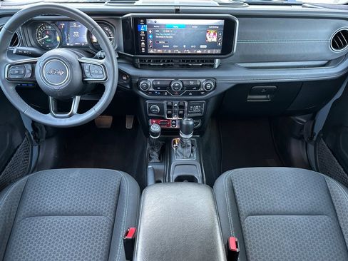 Used 2024 Jeep Wrangler Unlimited Rubicon 4xe image 13