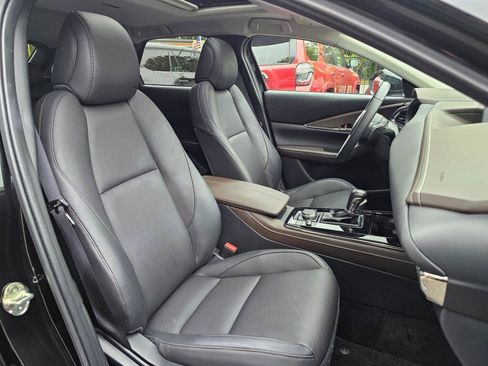 Used 2025 MAZDA CX-30 AWD 2.5 S w/ Premium Package image 9