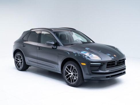 Used 2026 Porsche Macan AWD/4WD image 7