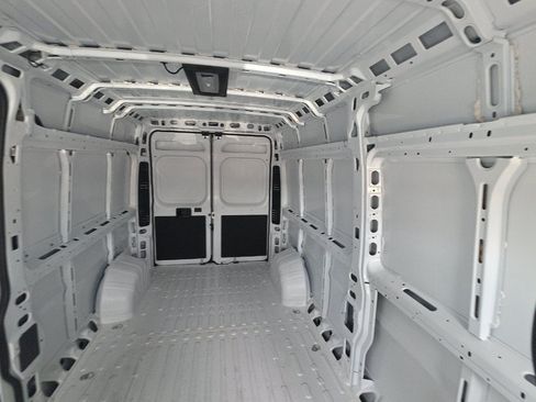 Used 2025 RAM ProMaster 2500 w/ Convenience Group FWD image 10