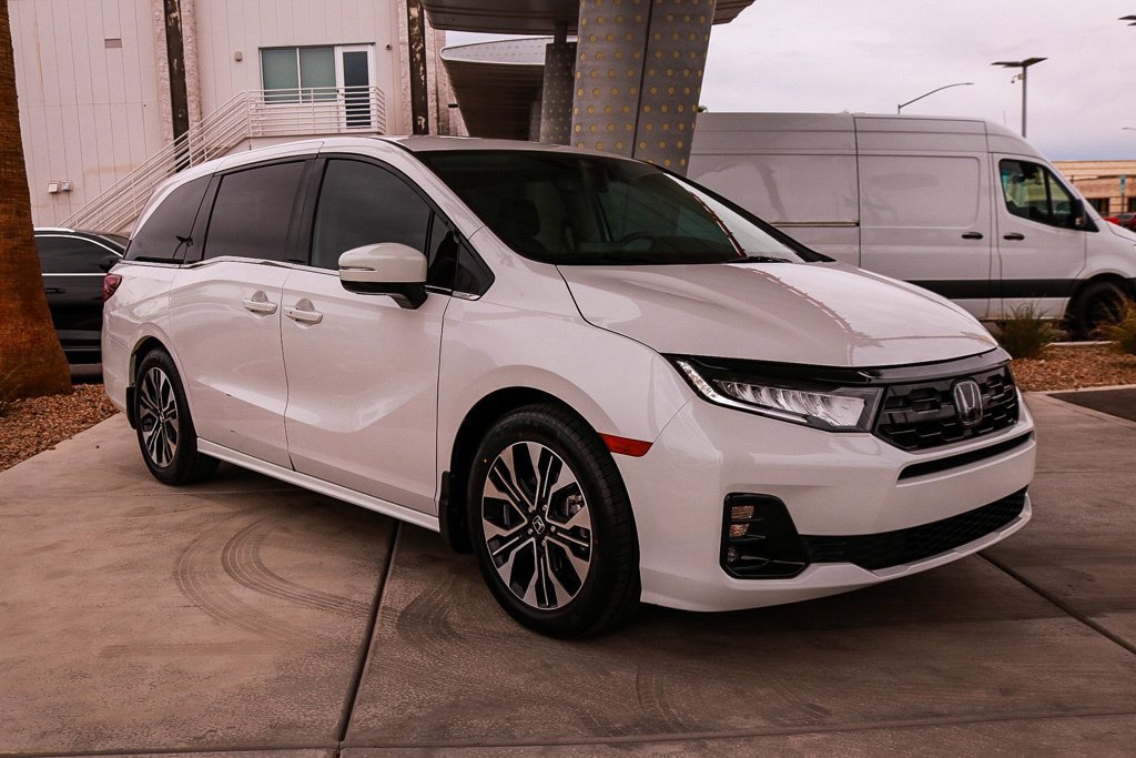Used 2025 Honda Odyssey Elite image 5