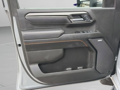 Used 2025 GMC Sierra 2500 AT4 image 34