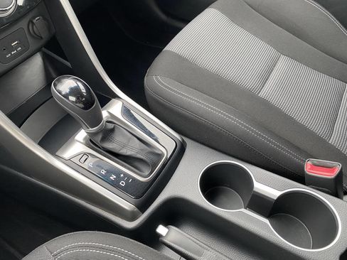 Used 2016 Hyundai Elantra GT image 29