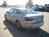 Used 2020 Volkswagen Jetta SE w/ SE Cold Weather Package image 5