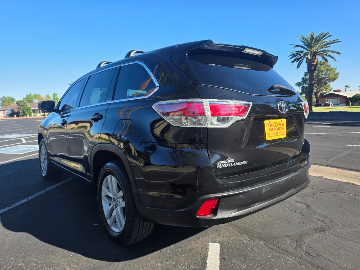 Used 2016 Toyota Highlander LE FWD image 7