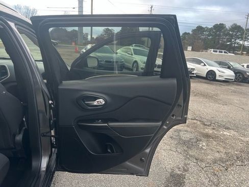 Used 2014 Jeep Cherokee Latitude image 12