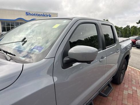 Used 2026 Nissan Frontier Pro-X w/ Pro-X Convenience Package RWD image 5